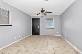 1035 Lovett St in Tomball, TX - Building Photo - Building Photo