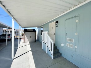 43 Elm Via in Anaheim, CA - Foto de edificio - Building Photo