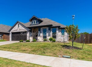 213 Lariat Trail in Waxahachie, TX - Building Photo - Building Photo