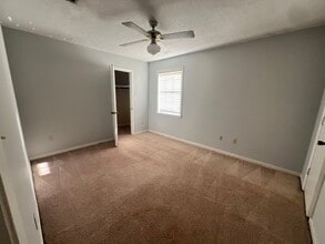 562 Woodland Hills Pl in Jackson, MS - Foto de edificio - Building Photo