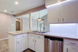 1301 Thornridge Rd in Austin, TX - Building Photo - Building Photo