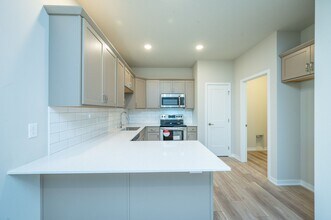 355 Northern Trce Wy in Polk City, IA - Building Photo - Building Photo