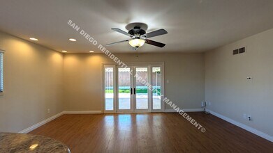 4425 Mt Henry Ave in San Diego, CA - Building Photo - Building Photo