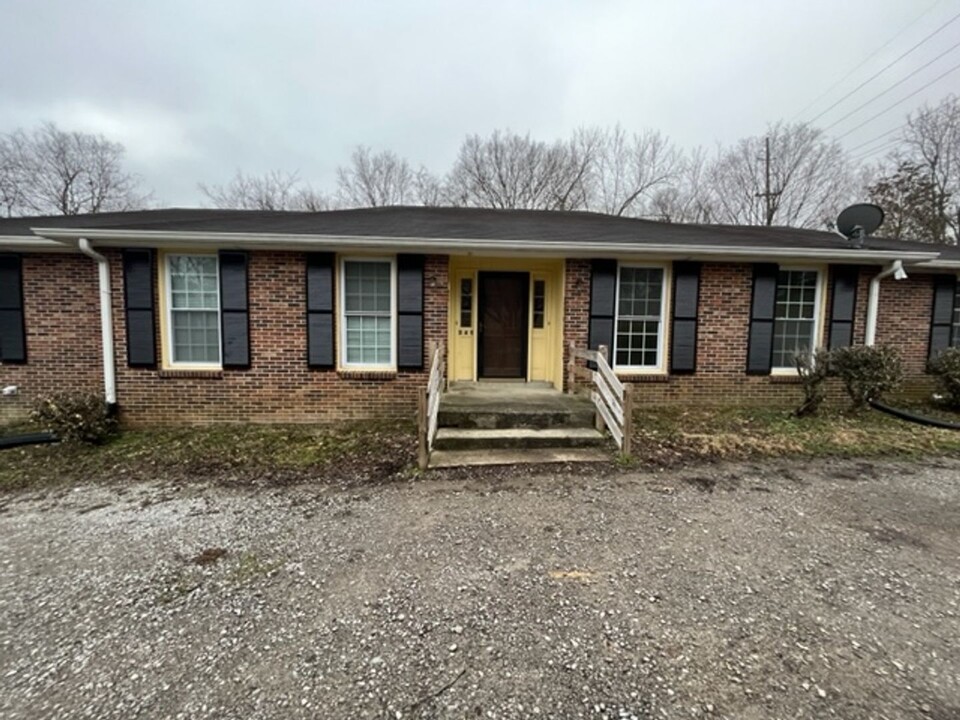 345 Pleasant Green Dr-Unit -Unit A in Goodlettsville, TN - Building Photo