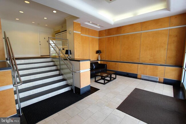 property at 1730 Arlington Blvd