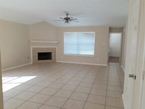 16914 Great Oaks Glen Dr in Houston, TX - Building Photo - Building Photo