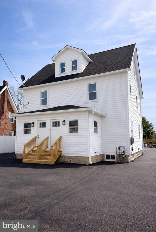 property at 2125 Oakland Rd