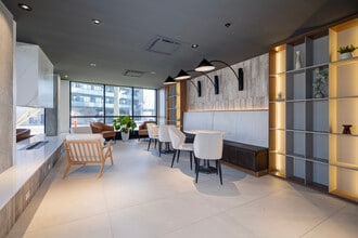 Le Loyal – condos locatifs in Montréal, QC - Building Photo - Lobby