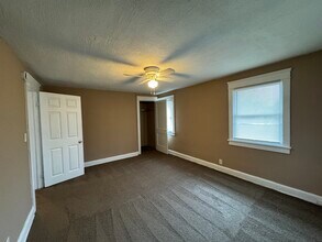 1828 Ohio Ave NE in Canton, OH - Building Photo - Building Photo
