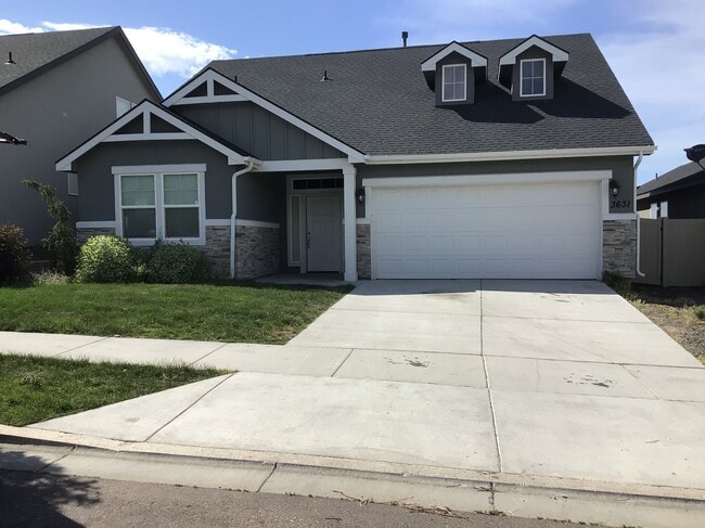 property at 3631 S Natural Wy