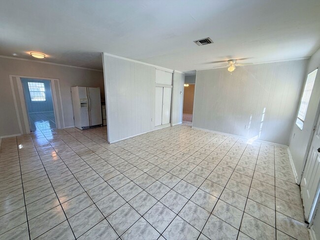 2951 NW 164th St in Opa Locka, FL - Building Photo - Building Photo