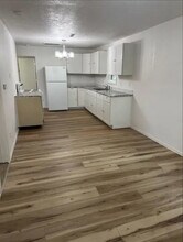 16625 S Broadway St in Moores Hill, IN - Foto de edificio - Building Photo