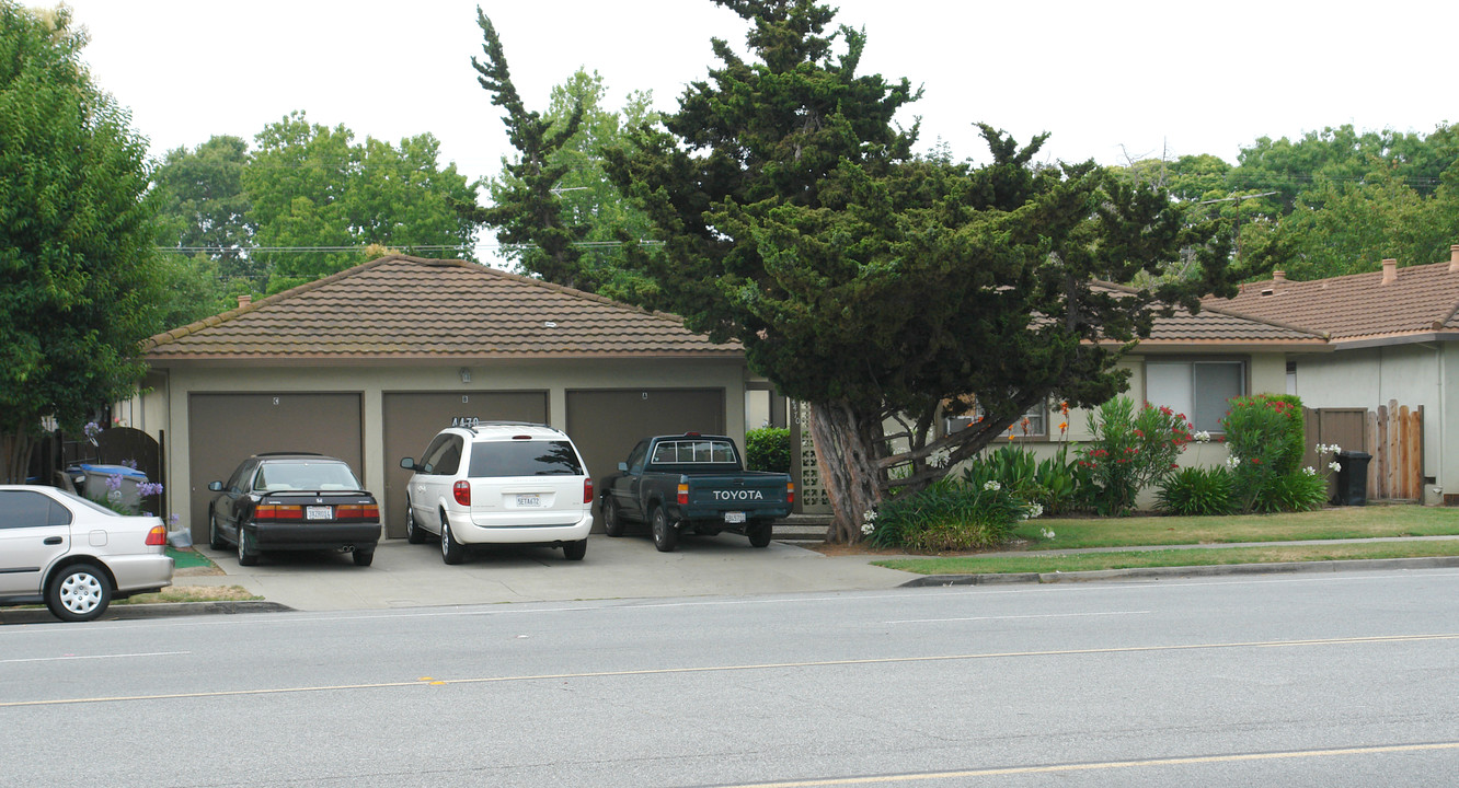 4470 Hamilton Ave in San Jose, CA - Foto de edificio