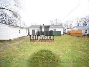 604 E Pearl St in Greenwood, IN - Building Photo - Building Photo