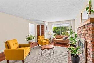 1490 Carobelle Ct in Cottage Grove, OR - Building Photo - Building Photo