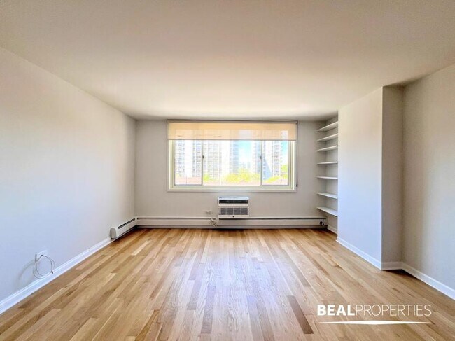 property at 1344 N Dearborn St