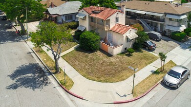 330 Langley St in Glendale, CA - Building Photo - Building Photo