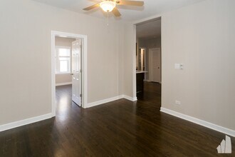 1604 W Berwyn Ave, Unit G in Chicago, IL - Building Photo - Building Photo