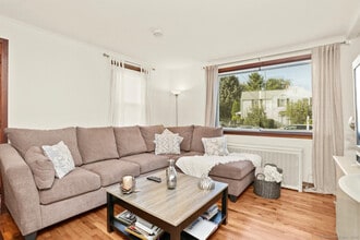 82 Garden Dr in Fairfield, CT - Building Photo - Building Photo