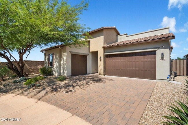 6002 E Santa Cruz Dr in Scottsdale, AZ - Foto de edificio - Building Photo