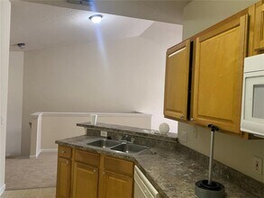 18015 Villa Creek Dr in Tampa, FL - Building Photo - Building Photo
