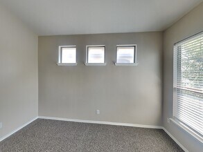 1250 Nicholas Manor in San Antonio, TX - Building Photo - Building Photo