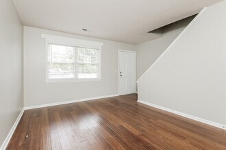 1317 Mathis Ferry Rd in Mount Pleasant, SC - Building Photo - Building Photo