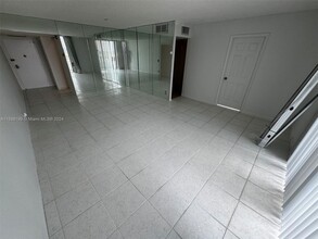 500 Three Islands Blvd, Unit 809 in Hallandale Beach, FL - Building Photo - Building Photo