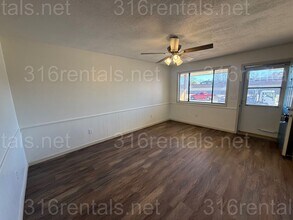 3113-3115 S Bunker Hl Dr in Wichita, KS - Building Photo - Building Photo