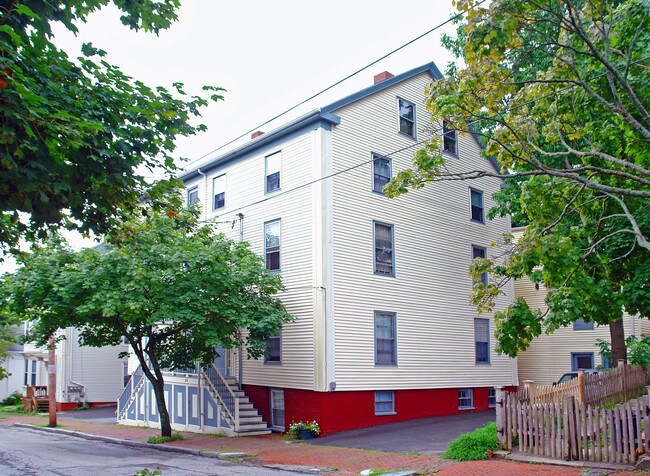 18-20 Munjoy St in Portland, ME - Foto de edificio - Building Photo