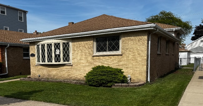 property at 1324 Circle Ave