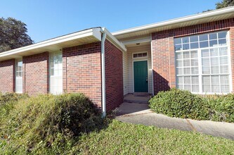 2805 Arnold Palmer Ct in Shalimar, FL - Building Photo - Building Photo