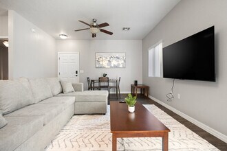 18250 N 25th Ave in Phoenix, AZ - Building Photo - Building Photo