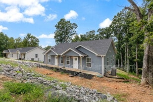 2645a Bell St in Ashland City, TN - Building Photo