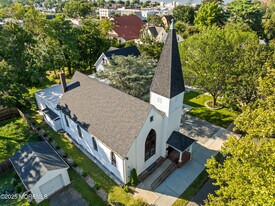 73 3rd Ave in Atlantic Highlands, NJ - Building Photo
