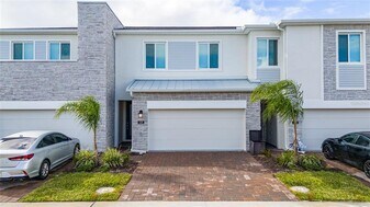 438 Bogey Dr in Davenport, FL - Building Photo