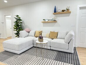 5640 Beacon St in Pittsburgh, PA - Foto de edificio - Building Photo