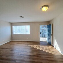 4708 Thunderbolt Ave in Las Vegas, NV - Building Photo - Building Photo