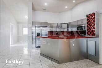 11526 SW 170th St in Miami, FL - Foto de edificio - Building Photo