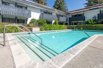 The Laurel at Mountain View (55+) in Mountain View, CA - Building Photo - Building Photo