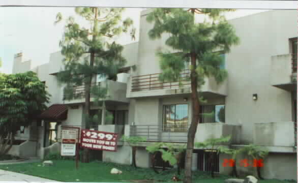 The Metro Apartments in Los Angeles, CA - Building Photo - Building Photo