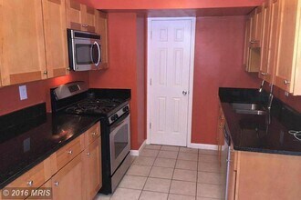 8180 Fernlake Ct in Alexandria, VA - Building Photo - Building Photo