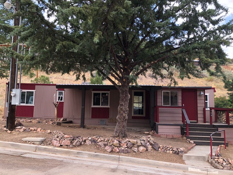 809 Newark Street in Pioche, NV - Building Photo