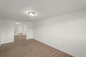 105 W Linney St in Dayton, TX - Building Photo - Building Photo