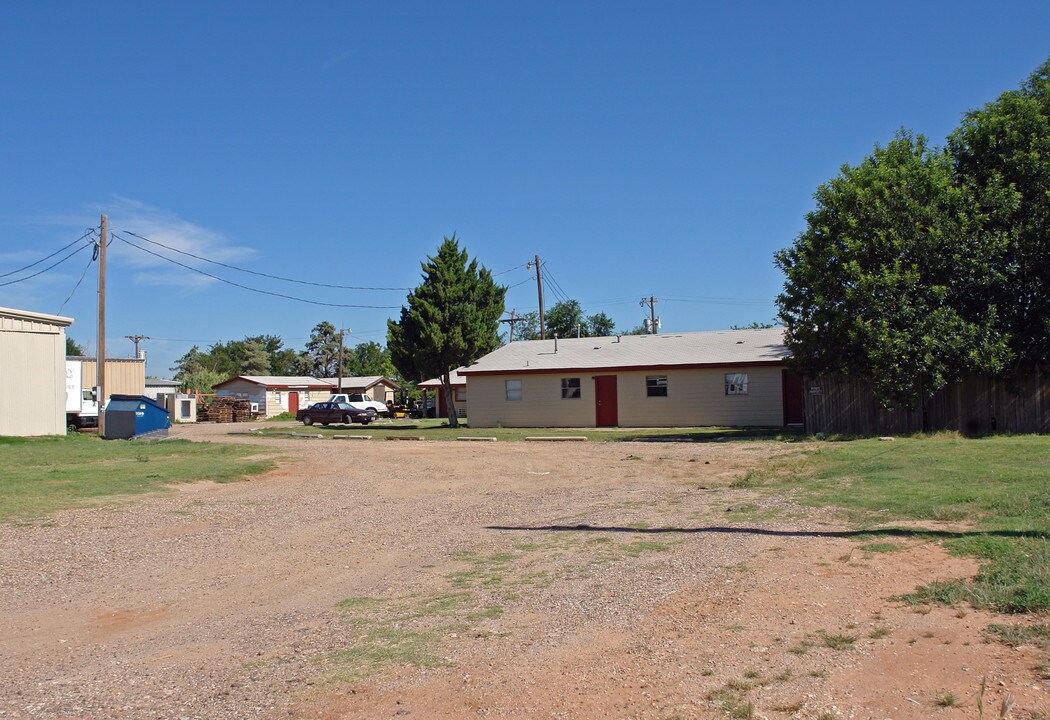 1114 Fm-1585 in Lubbock, TX - Building Photo