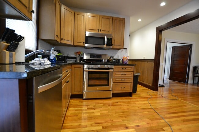 22 Saybrook St, Unit 1 in Boston, MA - Building Photo - Building Photo
