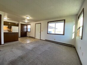 13716 E Mission Ave in Spokane Valley, WA - Building Photo - Building Photo