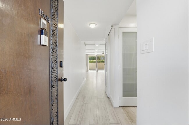 7625 E Camelback Rd in Scottsdale, AZ - Foto de edificio - Building Photo