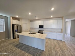 3010 E Augusta Ave in Gilbert, AZ - Foto de edificio - Building Photo