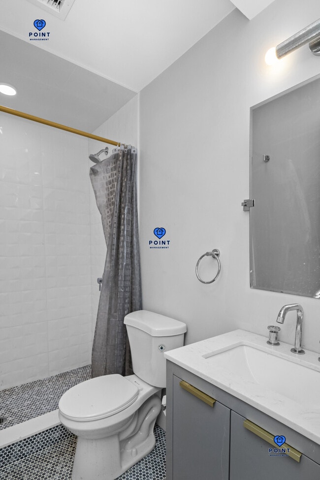 516 Sumner St, Unit #1 in Boston, MA - Building Photo - Building Photo